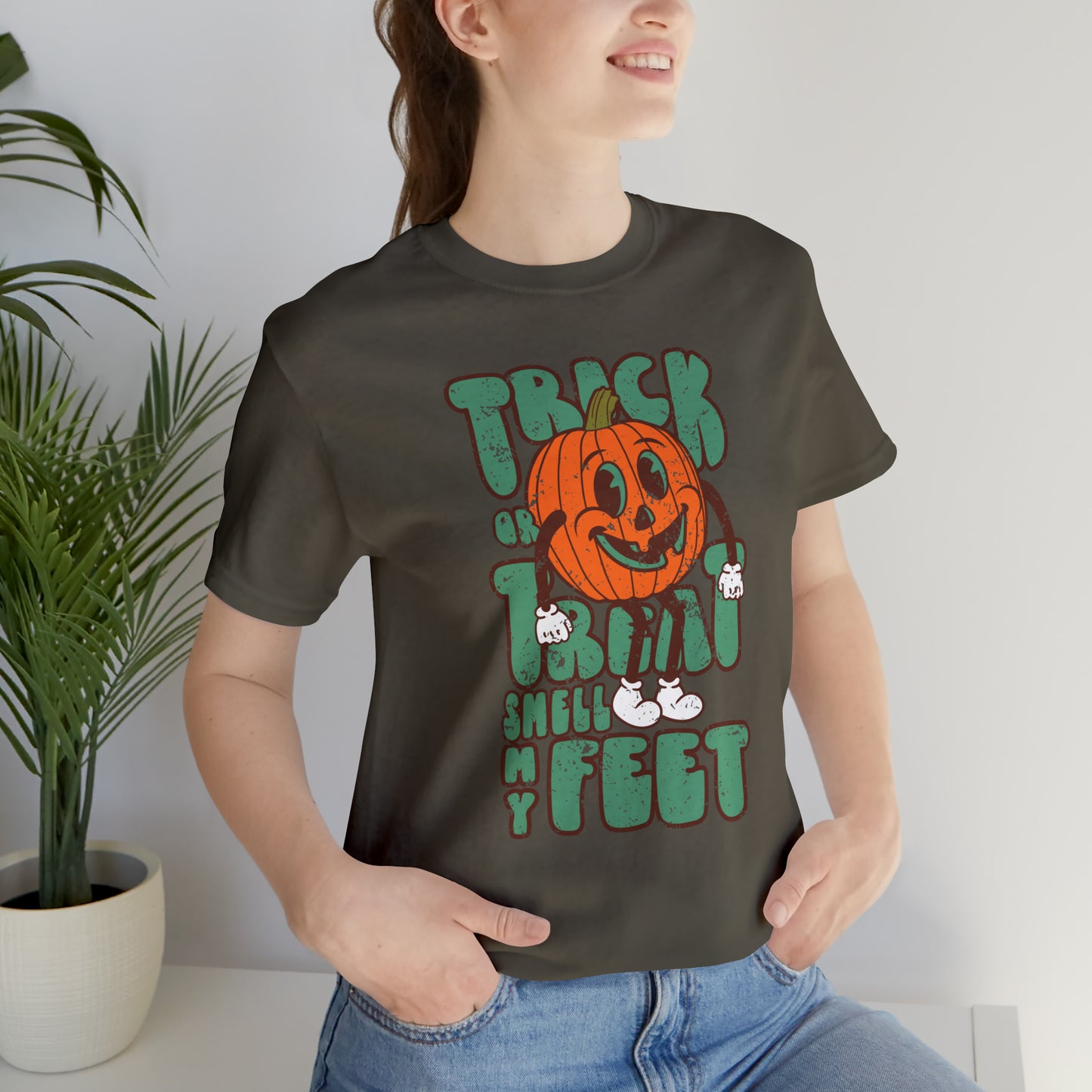 Distressed Trick or Treat Smell My Feet T-Shirt