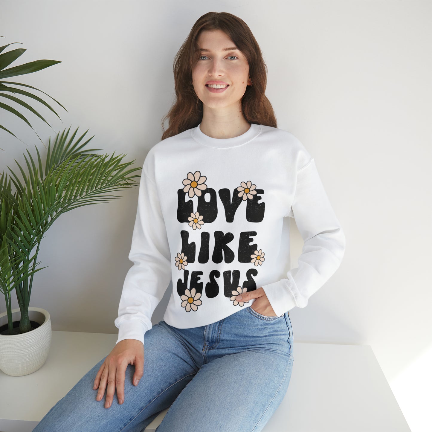 Distressed Daisy Love Like Jesus - Heavy Blend™ Crewneck Sweatshirt