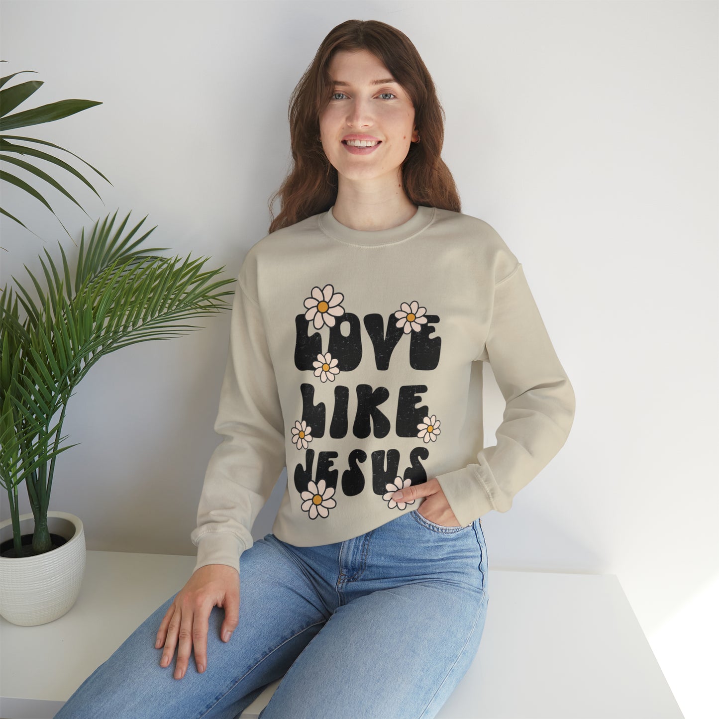 Distressed Daisy Love Like Jesus - Heavy Blend™ Crewneck Sweatshirt