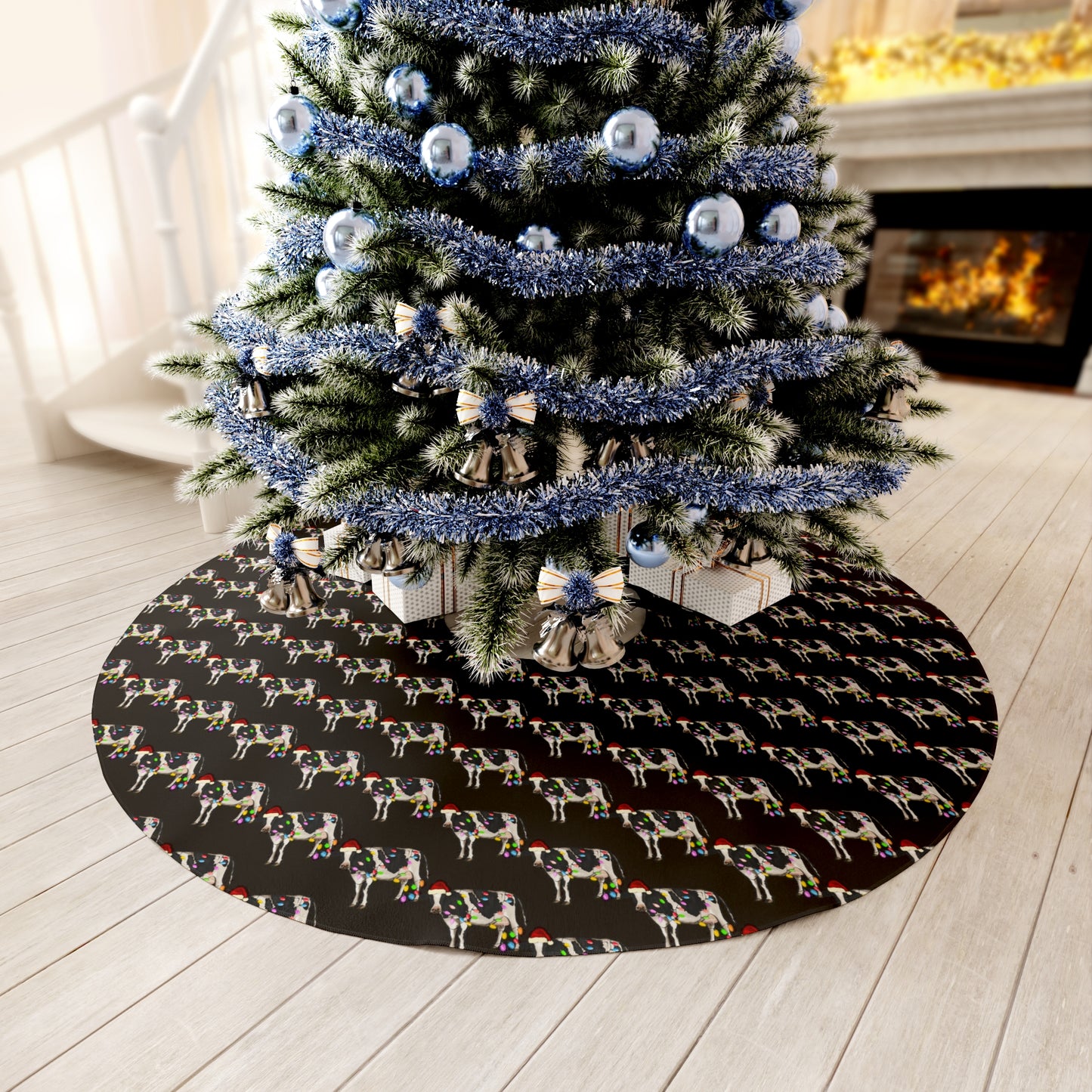 Lighted Christmas Cow Round Tree Skirt