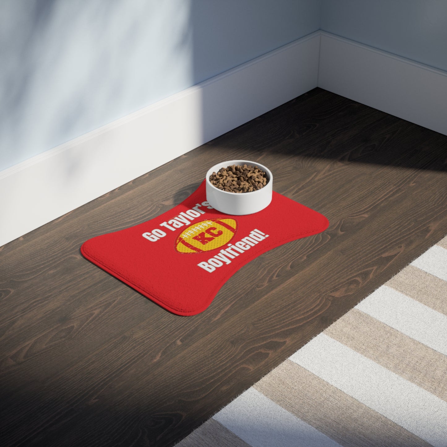 Go Taylor's Boyfriend Pet Feeding Mats - Red